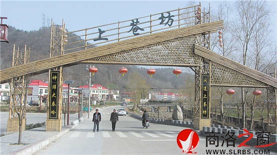 依托“美麗鄉(xiāng)村”建設(shè)，荊家河村變得越來越美麗。